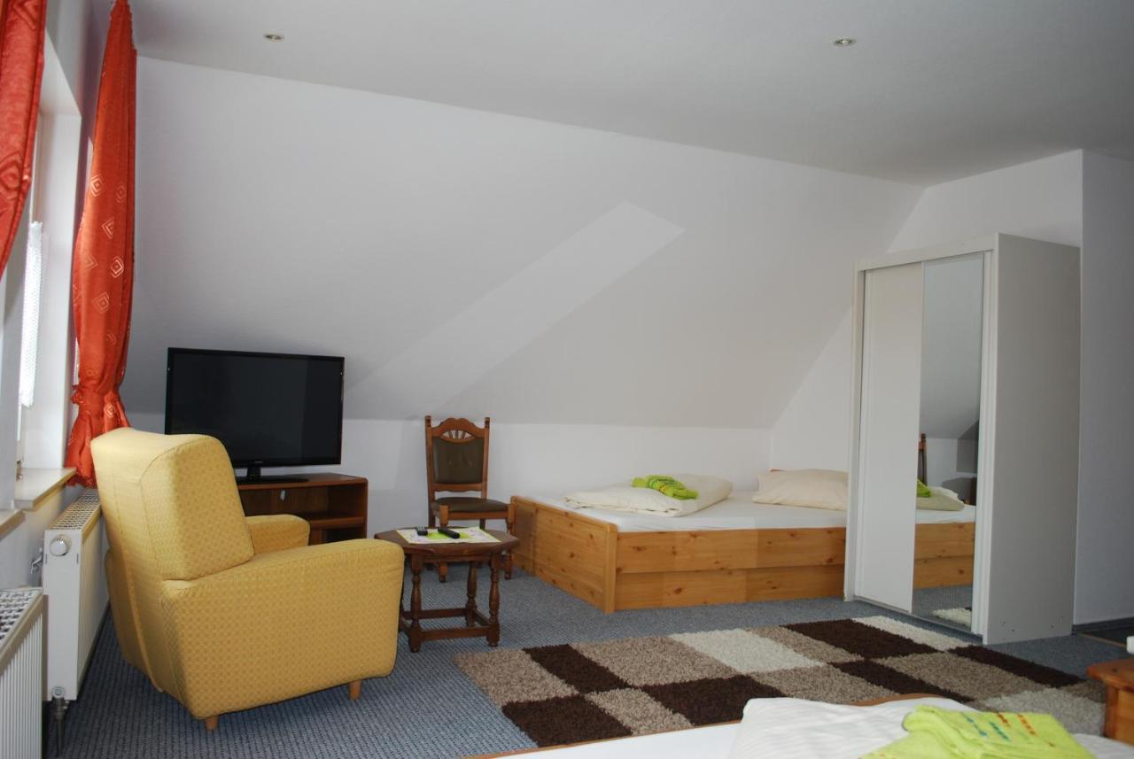 Landhotel Bienstaedt Georgenthal (Thuringia) Ngoại thất bức ảnh